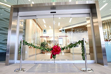 The entry to the Hawaii Pacific Health Cancer Center at Pali Momi Medical Center.