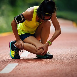 Pediatric sports medicine physician Dr. Rachel Coel breaks down shin splints and shares the most common culprits behind it and what to do if you experience this injury