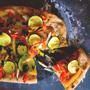 What could be more perfect than pizza hot from the oven? 🍕