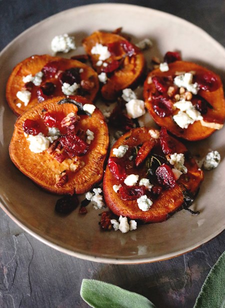 Need a last-minute Thanksgiving side? These simple yet sophisticate Roasted Sweet Potato Rounds with Pecans, Cranberries & Blue Cheese come together in less than 30 minutes!