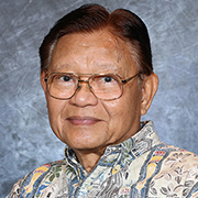 Photo of physician Reuben Guerrero