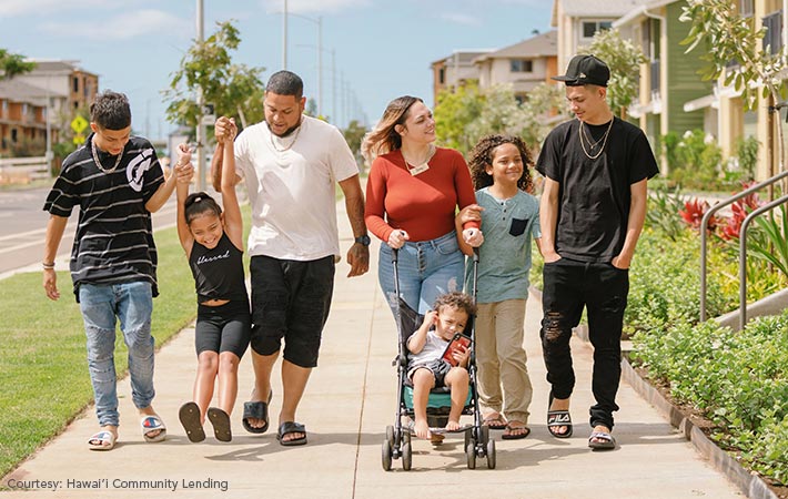 Hawaii family two parents, five children