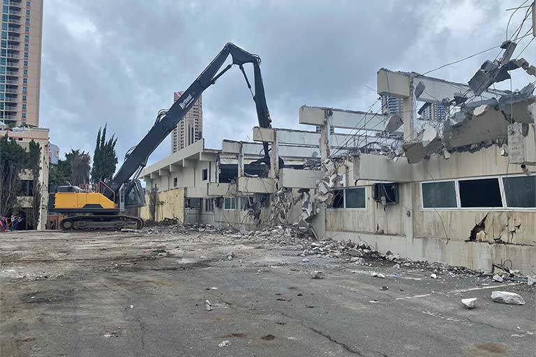 Building demolition on the site of the new Straub Medical Center campus