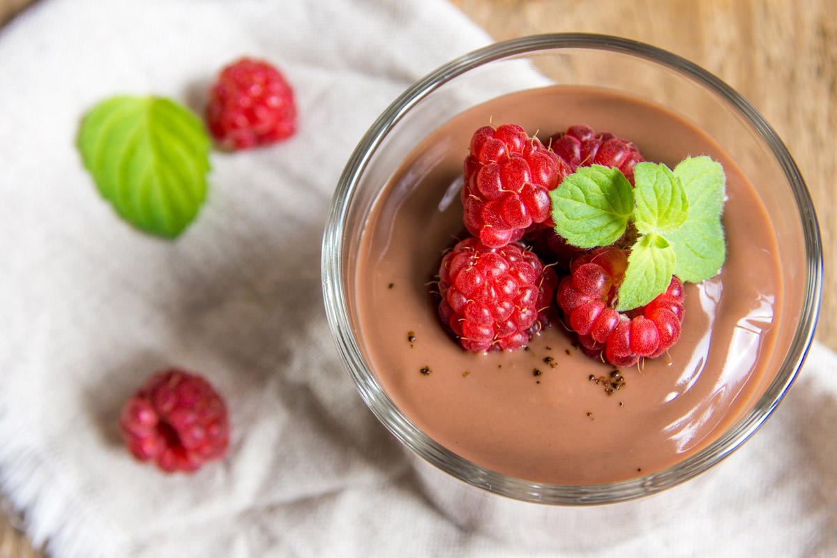 Chocolate pudding with raspberries