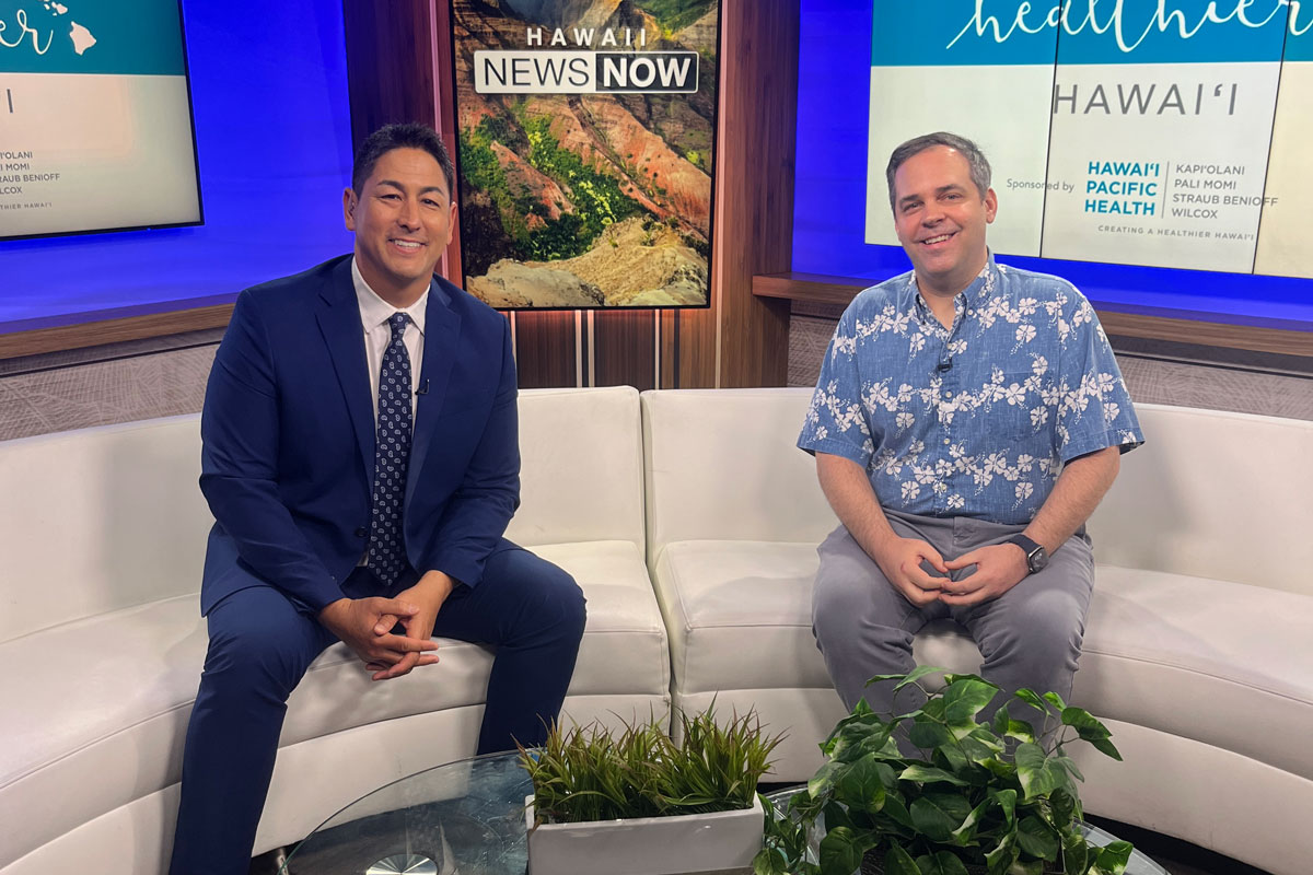 Dr. Timothy Swindoll (right) with Hawaii News Now Sunrise anchor Steve Uyehara