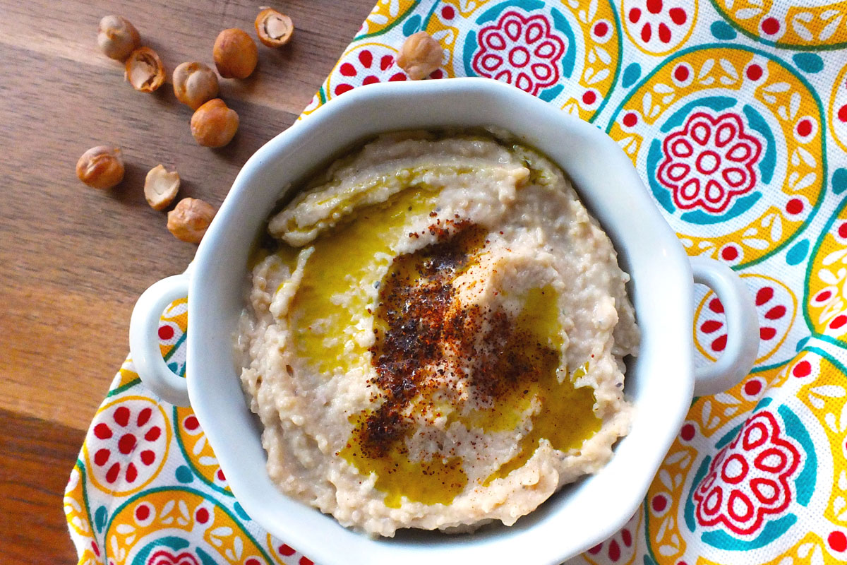 Traditional Garlic Hummus