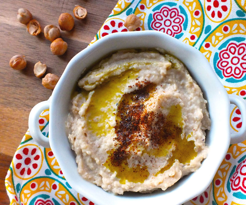 Traditional Garlic Hummus