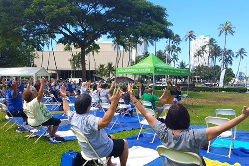 An outdoor yoga session helped set the tone for the Straub Ornish Lifestyle Medicine Program reunion.