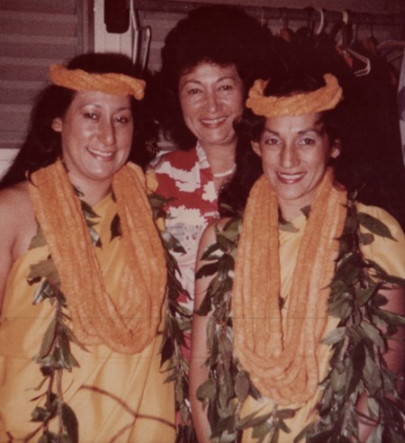 Vicky (right) with her sister, Charlene Uchima, and her mother, Kalei Holt.