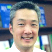 Photo of physician Robert Kim
