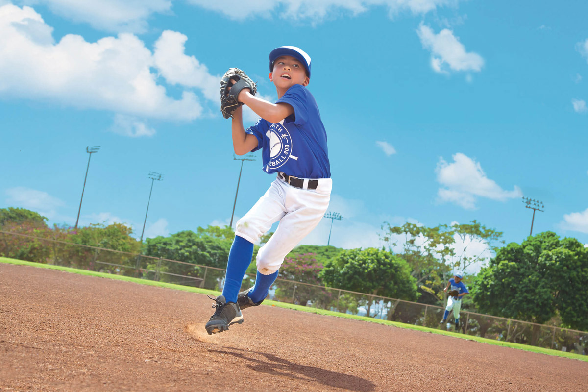 Kodey Duez pitching in a baseball game